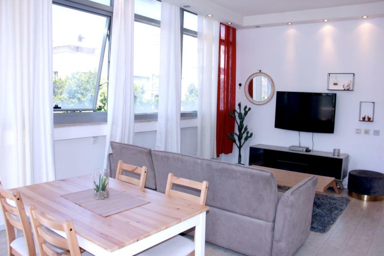 Central Apartment With Shelter Room -1 Bedroom & Living Room And Balcony Tel Aviv Eksteriør bilde